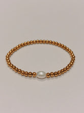 Load image into Gallery viewer, Freshwater Pearl Bracelet in Stainless Steel