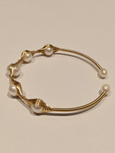 Load image into Gallery viewer, Adjustable Freshwater Pearl Bracelet in 14K Gold Filled