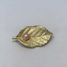 Load image into Gallery viewer, Leaves Brooch