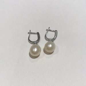 Classic Stone Pearl Earrings