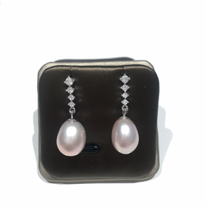 Elegant Tear Drop Pearl Earrings