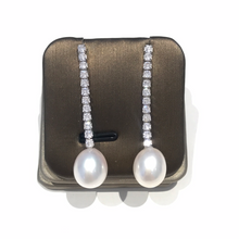 Load image into Gallery viewer, Sterling Silver Silver and Finest Freshwater Pearl Earrings