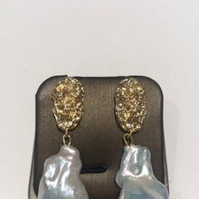 Load image into Gallery viewer, Baroque Freshwater Pearl Earrings
