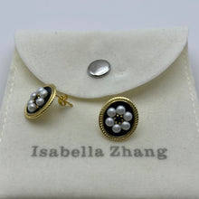 Load image into Gallery viewer, Multi Pearl Studs