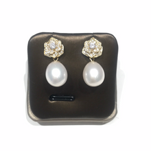 Load image into Gallery viewer, Sterling Silver Golden Rose Finest Freshwater Pearl Earrings