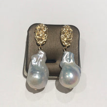 Load image into Gallery viewer, Baroque Freshwater Pearl Earrings