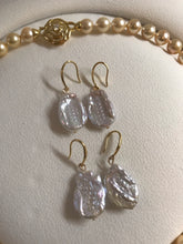 Load image into Gallery viewer, Petal Shaped Baroque Pearl Earrings