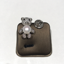 Load image into Gallery viewer, Bear Brooches with Freshwater Pearls