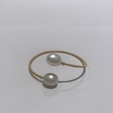 Load image into Gallery viewer, 14K Gold Wire Baroque Freshwater Pearl Bangle