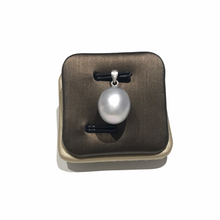 Load image into Gallery viewer, Big 12-15 MM Pearl Pendents