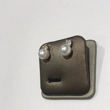 Load image into Gallery viewer, Princess Akoya Studs Golden