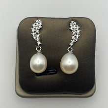 Load image into Gallery viewer, Crystal Freshwater Pearl Earrings