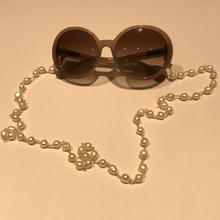 Load image into Gallery viewer, Pearl Chain For Sunglasses