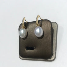 Load image into Gallery viewer, Classic Stone Pearl Earrings