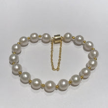 Load image into Gallery viewer, Magnet Freshwater Pearl Bracelets
