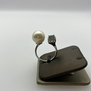 11MM Round Pearl Rings With Green Stones