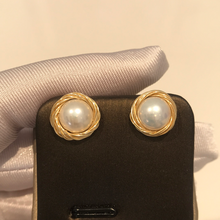 Load image into Gallery viewer, Freshwater Pearl Planet Studs