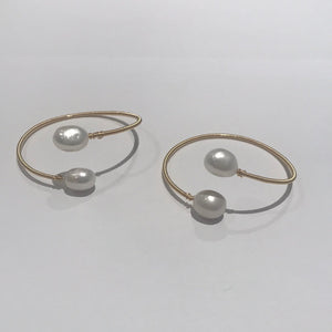 14K Gold Wire Baroque Freshwater Pearl Bangle