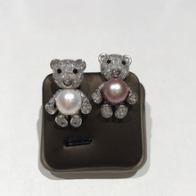 Load image into Gallery viewer, Bear Brooches with Freshwater Pearls
