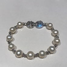 Load image into Gallery viewer, Premium Pearl Bracelets