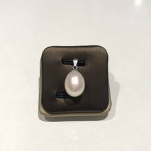 Load image into Gallery viewer, Big 12-15 MM Pearl Pendents