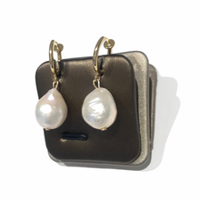 Load image into Gallery viewer, Baroque Pearl Ear Clips