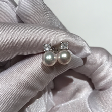 Load image into Gallery viewer, Princesses Akoya Sea Pearls Studs 7-7.5MM