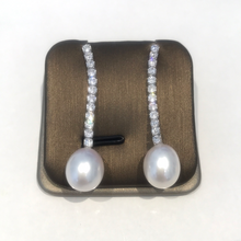 Load image into Gallery viewer, Sterling Silver Silver and Finest Freshwater Pearl Earrings
