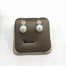 Load image into Gallery viewer, Classic Freshwater Pearls Studs