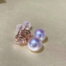 Load image into Gallery viewer, Camellia Flower Earrings Golden