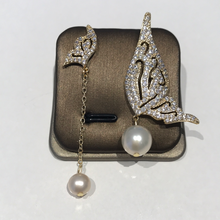 Load image into Gallery viewer, 14K Gold Filled Butterfly Premium Pearl Earrings
