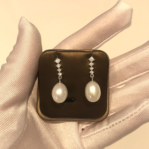 Elegant Tear Drop Pearl Earrings