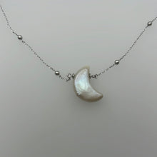 Load image into Gallery viewer, Moon Necklace