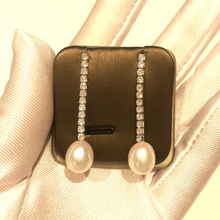 Load image into Gallery viewer, Sterling Silver Silver and Finest Freshwater Pearl Earrings