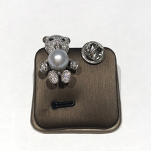 Load image into Gallery viewer, Bear Brooches with Akoya Sea Pearls
