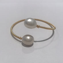 Load image into Gallery viewer, 14K Gold Wire Baroque Freshwater Pearl Bangle