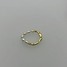 Load image into Gallery viewer, Elastic Pearl Ring 05
