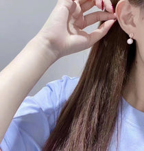 Load image into Gallery viewer, Camellia Flower Earrings Golden