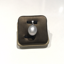 Load image into Gallery viewer, Big 12-15 MM Pearl Pendents