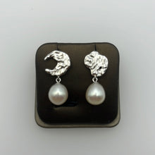 Load image into Gallery viewer, Moon Freshwater Pearl Earrings