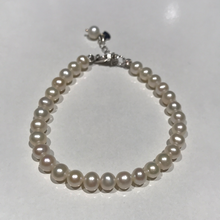 Load image into Gallery viewer, Premium 5-6MM Round Pearl Bracelets