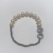 Load image into Gallery viewer, Designer ‘s special Freshwater Pearl Bracelets