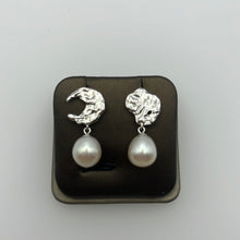 Load image into Gallery viewer, Moon Freshwater Pearl Earrings