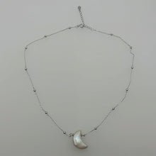 Load image into Gallery viewer, Moon Necklace