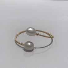 Load image into Gallery viewer, 14K Gold Wire Baroque Freshwater Pearl Bangle