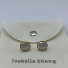 Load image into Gallery viewer, Flat Pearl Studs