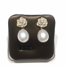 Load image into Gallery viewer, Sterling Silver Golden Rose Finest Freshwater Pearl Earrings