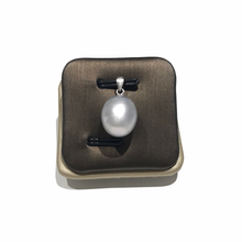 Load image into Gallery viewer, Big 12-15 MM Pearl Pendents