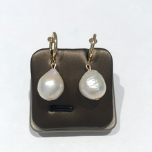 Load image into Gallery viewer, Baroque Pearl Ear Clips
