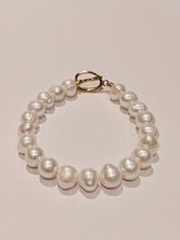 Load image into Gallery viewer, Freshwater Pearl Bracelet 9-10mm in Stainless Steel
